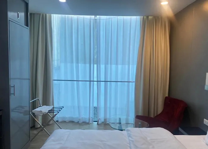 Hotel 8 & Cafe Bangkok